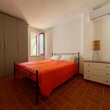Villa A 100mt Dal Mare Santa Caterina (Apulia)